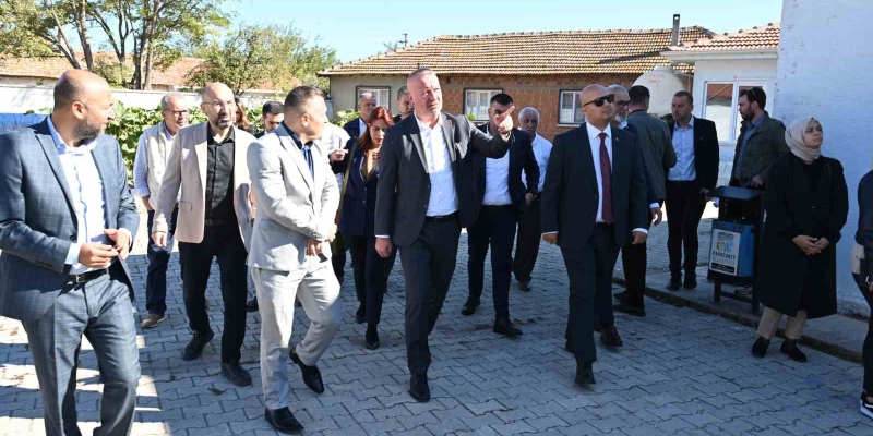 Başkan Karabatı: "Masa başı belediyeciliği yapmıyoruz, her gün sahadayız"