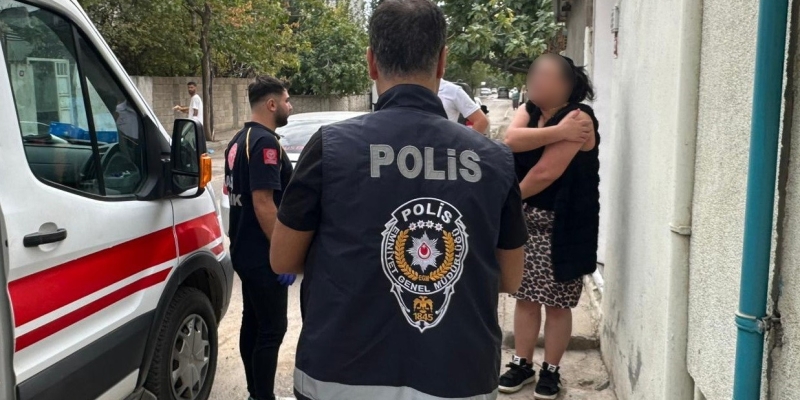 Genç kız sokak ortasında yumruklu ve tekmeli saldırıya uğradı