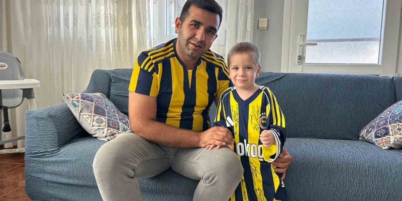 14 ay süren mücadeleyle kanseri yenen Tamer Talha’ya imzalı Fenerbahçe forması hediye edildi