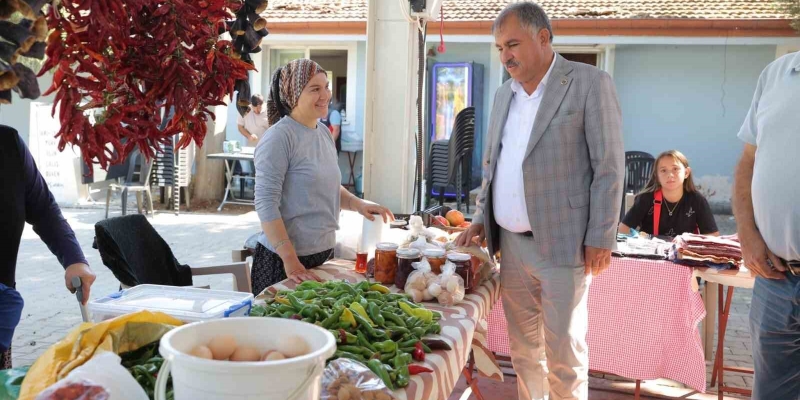 Beyağaç’ın yöresel ürünleri bağbozumu şenliğinde tanıtıldı