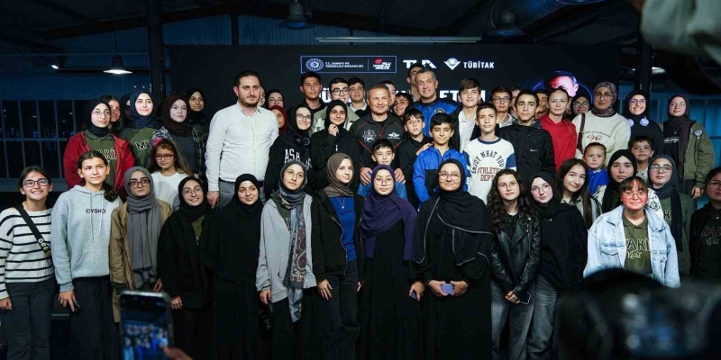 Alper Gezeravcı’dan öğrencilere uzay ilhamı