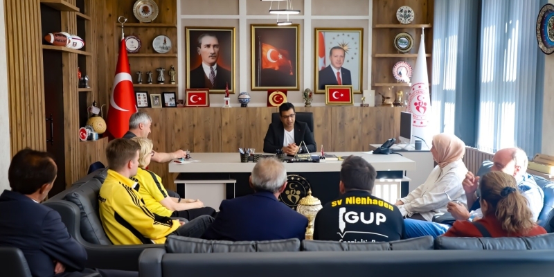 Kütahya’da sporun evrensel diliyle dostluk köprüleri kuruluyor
