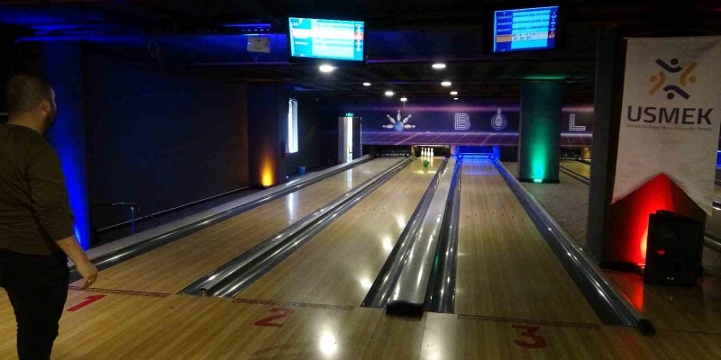Basın mensupları bowling turnuvasında buluştu