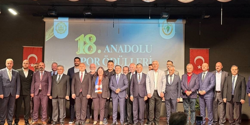 Başkan Çiftçi’ye "Yılın İlçe Belediye Başkanı" ödülü