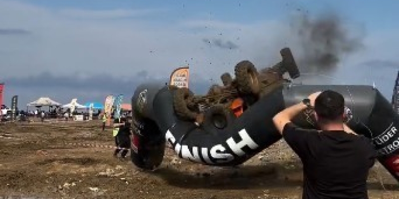 Finish çizgisini takla atarak geçtiler