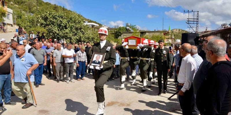 105 yaşında hayatını kaybeden Kore Gazisi son yolculuğuna uğurlandı