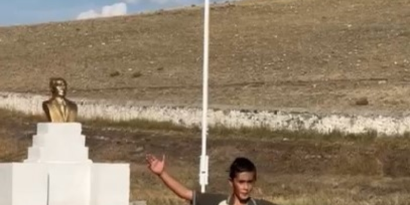 Kars’ta bir öğrencinin Kafkas dansı sosyal medyada tıklanma rekorları kırdı