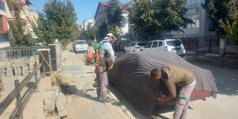 Isparta’da temizlik çalışmalarında araçlara brandalı önlem