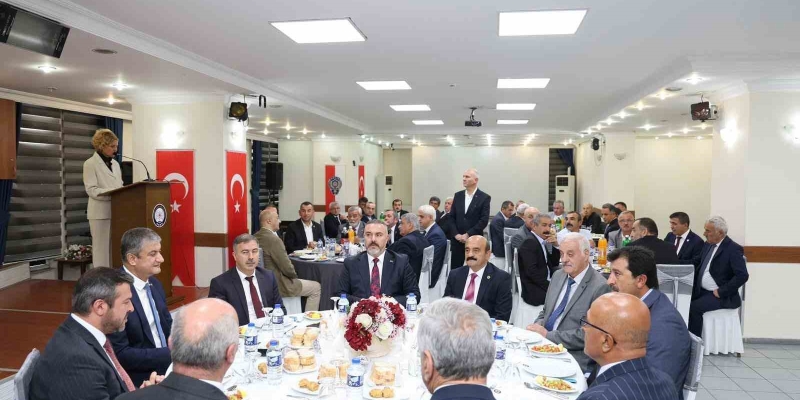 Vali Yavuz muhtarlarla bir araya geldi