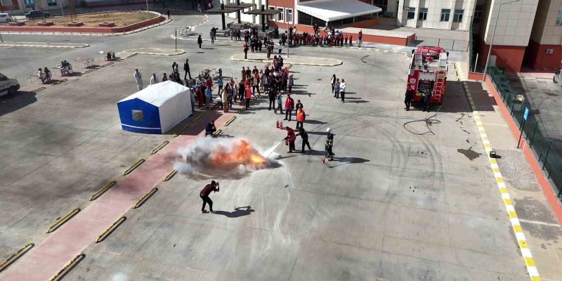 Sivas Numune Hastanesinde gerçeğini aratmayan tatbikat
