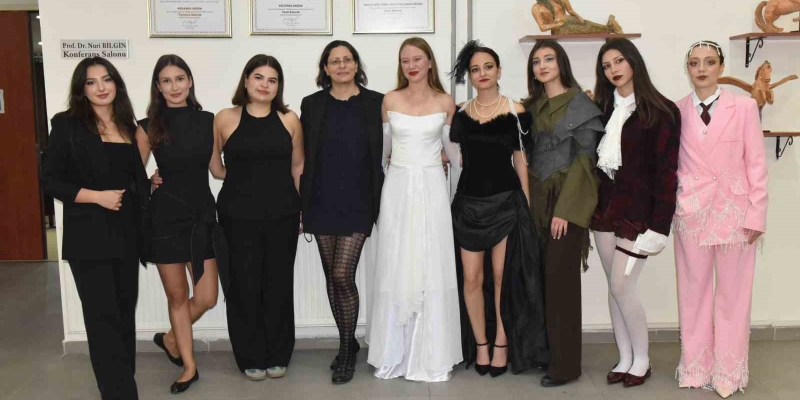 Ege’de edebiyat ve moda aynı sahneyi paylaştı