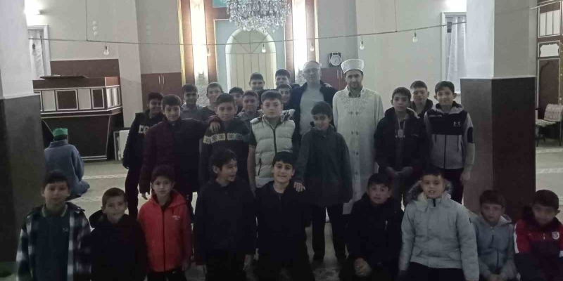 Karapınar’da öğrenciler sabah namazında buluştu