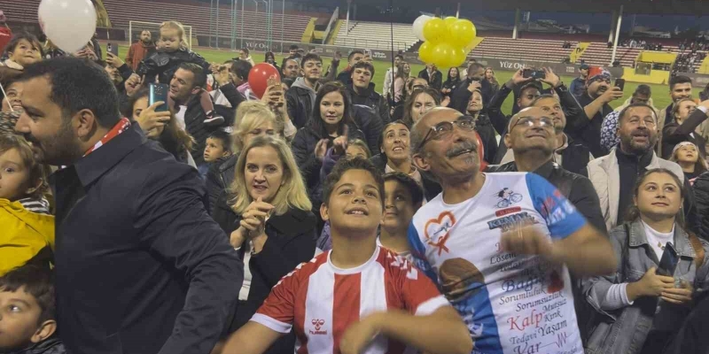 Lösemiyi atlatan 11 yaşındaki Gencay için gökyüzüne balonlar bırakıldı