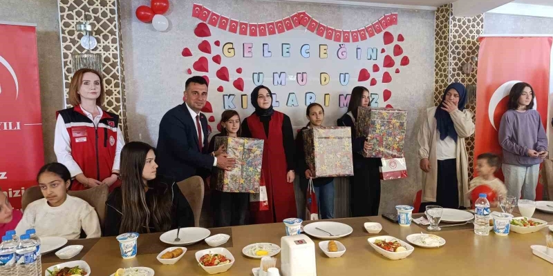 "Geleceğin Umudu Kızlarımız" projesiyle kız çocuklarına destek