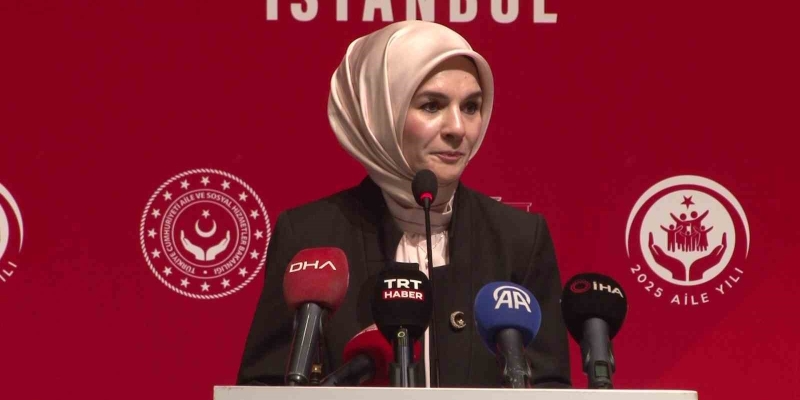 Muhtarlarla buluşan Bakan Göktaş: "Sizlerin farkındalığı, aileyi koruma çabamızın en güçlü halkasıdır"