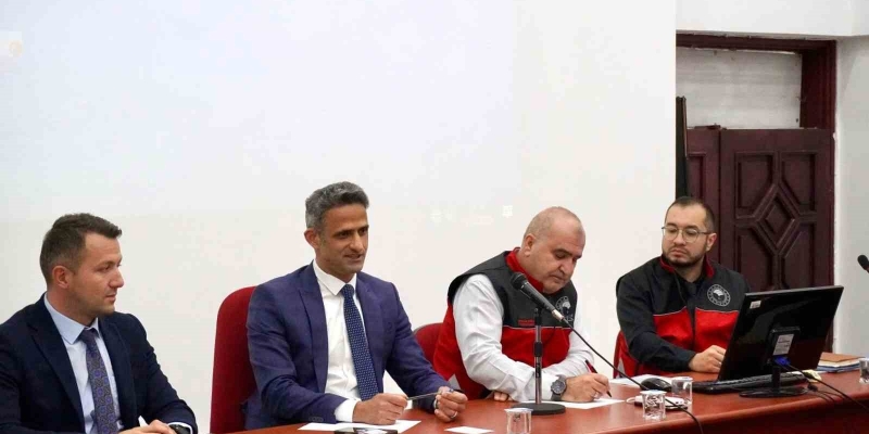 Çaycuma’da kahverengi kokarca böceğiyle mücadele toplantısı yapıldı