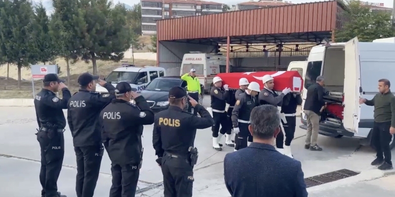 Kalp krizi geçiren polis memuru hayatını kaybetti